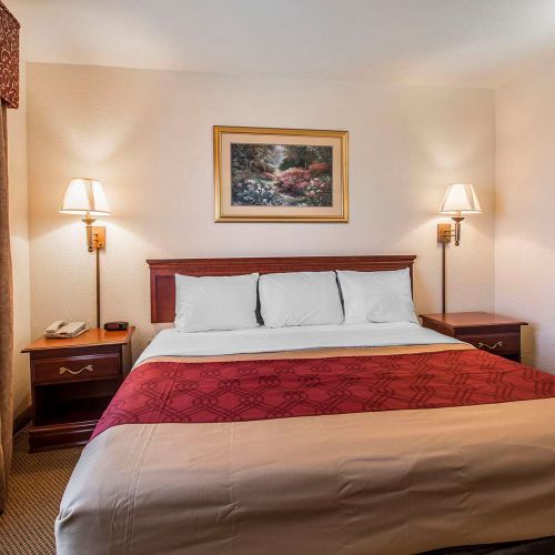 Photo of Econo Lodge Inn & Suites - Marianna