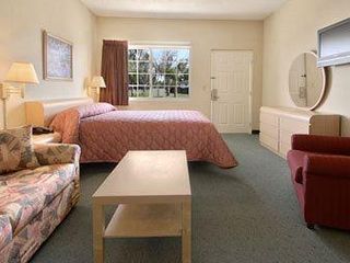 Hotel pic Travelodge Suites by Wyndham Lake Okeechobee
