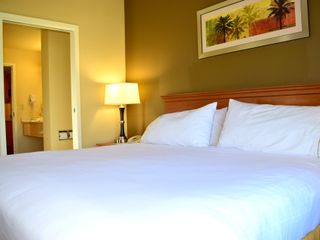 Фото отеля Holiday Inn Express & Suites Tavares, an IHG Hotel