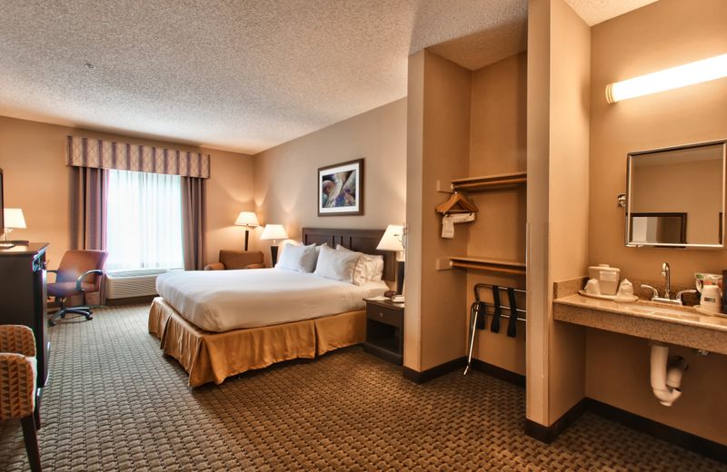 Holiday Inn Express Hotel & Suites Roseville – Galleria Area, an IHG Hotel