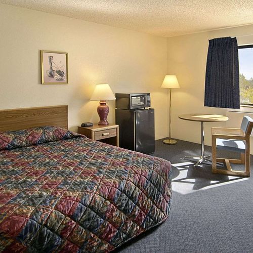 Photo of Super 8 by Wyndham Vacaville