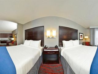 Фото отеля Holiday Inn Express & Suites Utica, an IHG Hotel