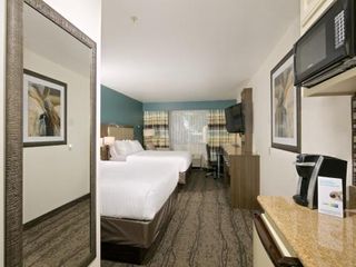 Фото отеля Holiday Inn Express Hotel & Suites - Paso Robles, an IHG Hotel