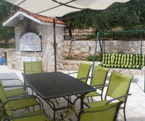 Apartment Levarda with private pool Okrug Donji Croatia