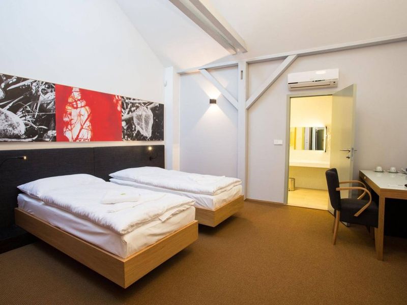 Hotel Photo 1