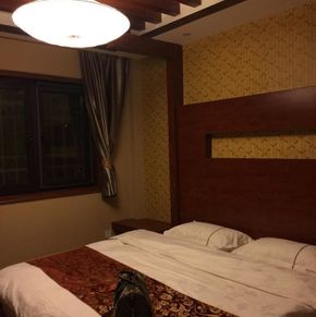 NearBy Hotel