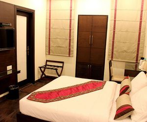 Hotel Amrapali Grand Delhi City India