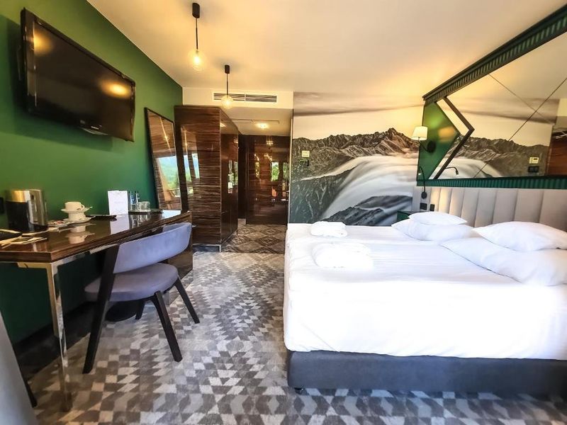 Hotel Photo 12