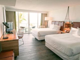 Hotel pic Amara Cay Resort