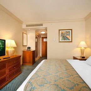 NearBy Hotel