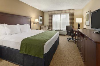 Country Inn & Suites by Radisson, Stevens Point, WI