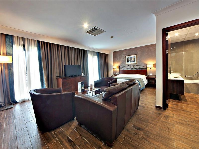 Hotel Photo 12