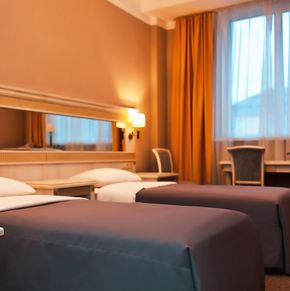 NearBy Hotel