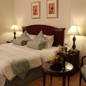 NearBy Hotel