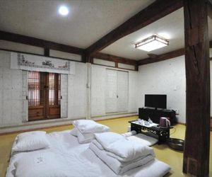 Gallery Jin Hanok Guesthouse Gyeongju South Korea