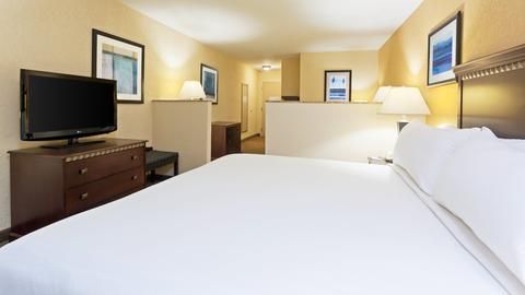 Holiday Inn Express and Suites Allentown West, an IHG Hotel