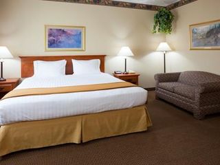 Фото отеля Holiday Inn Express Anchorage, an IHG Hotel