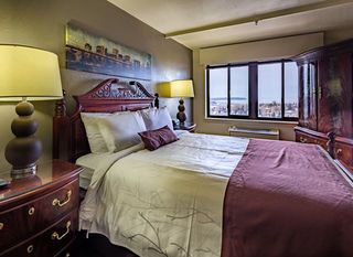 Фото отеля Inlet Tower Hotel & Suites