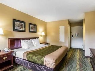 Фото отеля SureStay Hotel by Best Western Brunswick