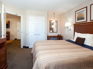 Фото отеля Candlewood Suites Cheyenne, an IHG Hotel