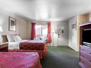Фото отеля Econo Lodge Inn & Suites Durango