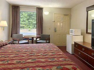 Hotel pic Super 8 by Wyndham Fayetteville