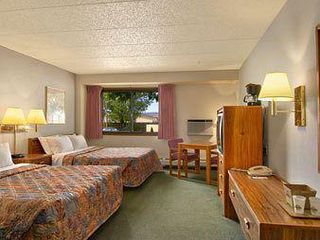 Фото отеля Days Inn by Wyndham Fort Collins