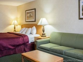 Фото отеля Quality Inn & Suites South