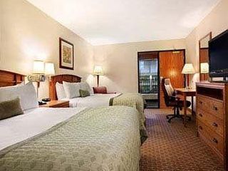 Hotel pic Ramada by Wyndham Sioux Falls Airport - Waterpark Resort & Event Cente