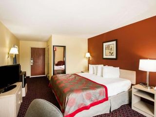 Hotel pic Ramada by Wyndham Sioux Falls