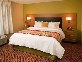 Hotel pic TownePlace Suites Fort Wayne North