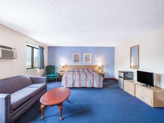 Hotel pic Super 8 by Wyndham Hot Springs