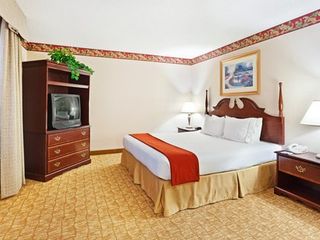 Фото отеля Holiday Inn Express Winston-Salem, an IHG Hotel
