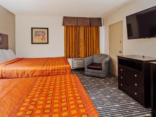 Фото отеля SureStay Plus Hotel by Best Western Lubbock Medical Center