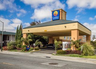 Comfort Inn & Suites Oakland