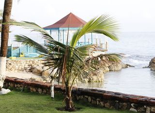 Hotel pic Chrisanns Beach Resort