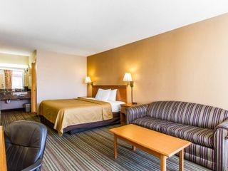 Hotel pic Econo Lodge Inn & Suites Near Bricktown