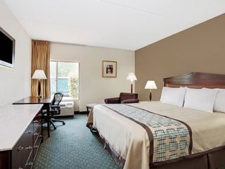 Hotel pic Days Inn by Wyndham Newport News City Center Oyster Point