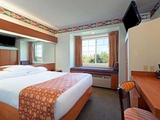 Фото отеля Microtel Inn and Suites Pueblo