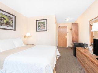 Фото отеля Days Inn by Wyndham West Rapid City