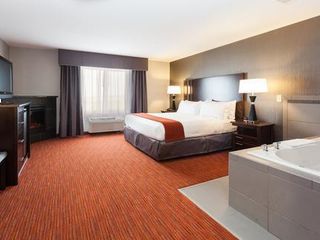 Фото отеля Holiday Inn Express & Suites Rapid City, an IHG Hotel