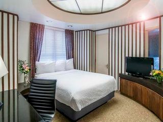 Фото отеля Hotel Alex Johnson Rapid City, Curio Collection by Hilton