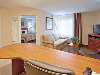 Hotel pic Candlewood Suites South Bend Airport, an IHG Hotel