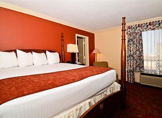Фото отеля Holiday Inn Express And Suites Shreveport - Downtown