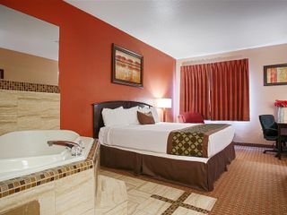 Фото отеля Best Western Topeka Inn & Suites