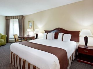 Фото отеля Holiday Inn Express - Biloxi - Beach Blvd, an IHG Hotel