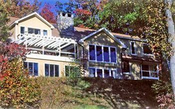 Photo of LAUREL GROVE INN ON THE SOUTH RIVER - BED AND BREAKFAST