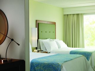 Фото отеля SpringHill Suites Chesapeake Greenbrier