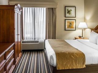 Hotel pic Comfort Suites Chesapeake - Norfolk