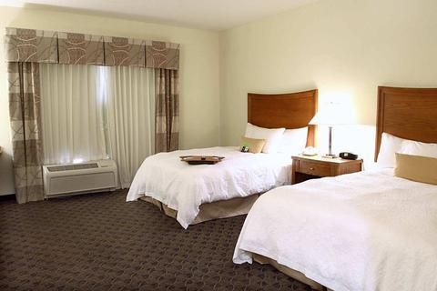 Photo of Hampton Inn & Suites Chesapeake-Square Mall